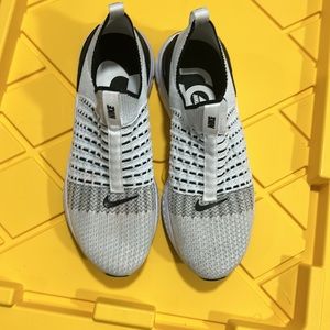 Nike fly knit phantom run Oreo color way size 10